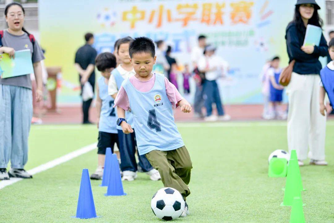 星空体育正版APP下载-全国青少年足艺赛,足球梦想启航的舞台的简单介绍