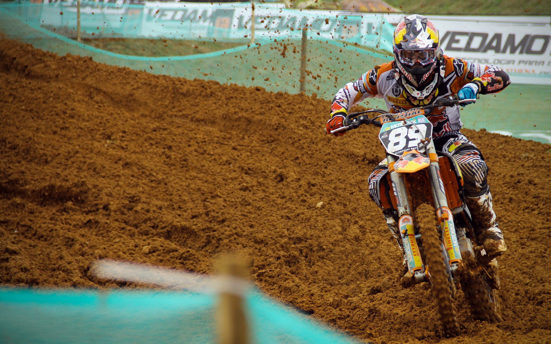 星空体育入口-《电竞赛事中的数字互动：弹幕、投票让观众当“导演”》，电竞赛事数据平台